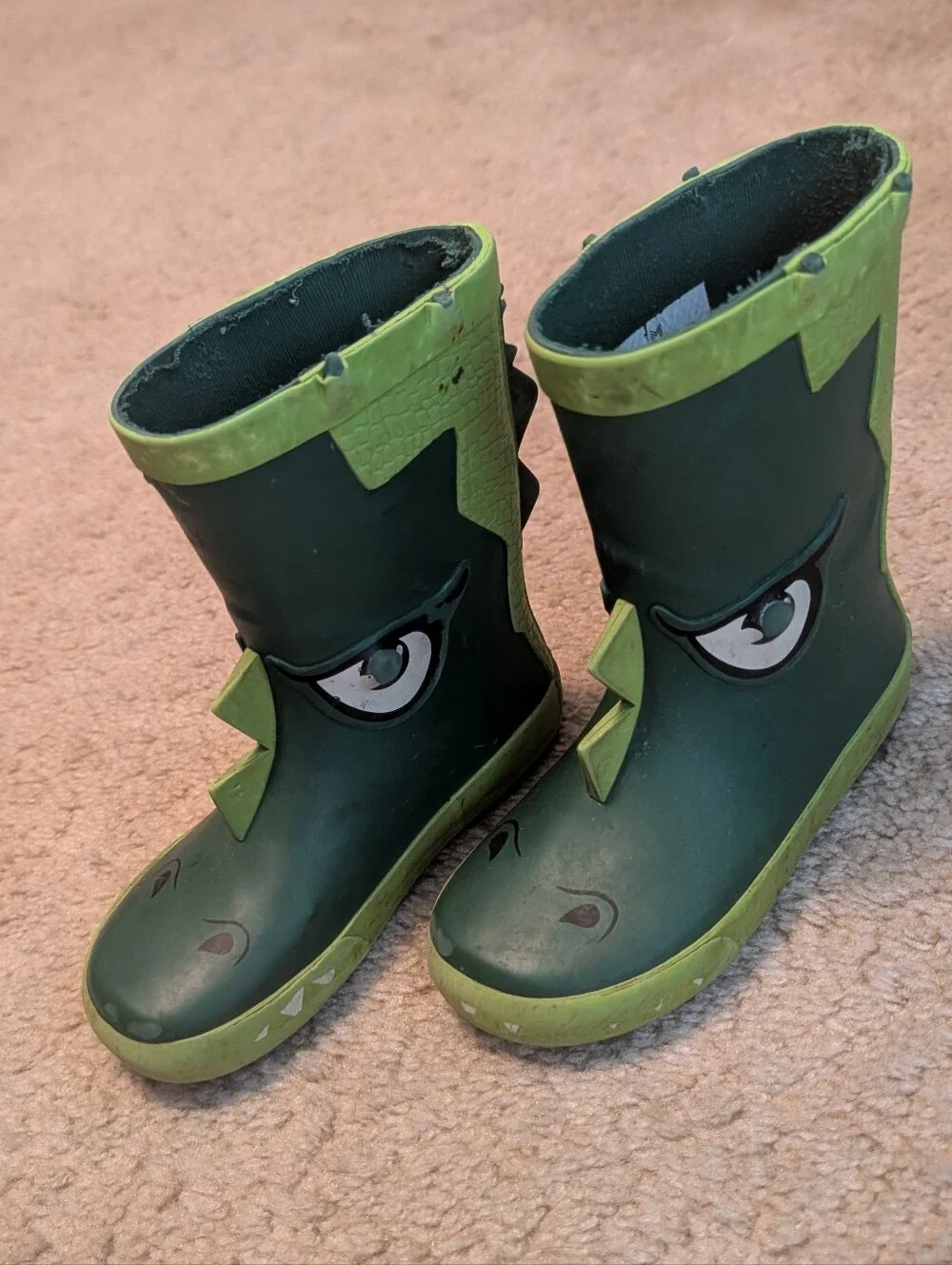 💥 Little Boy Green Dino Rain Boots 9/10